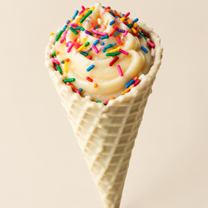Cone trufado sabor Brigadeiro branco com granulado (foto ilustrativa)